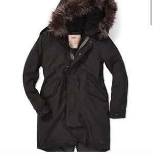 Aritzia TNA Black Winter Britannia Coat Parka